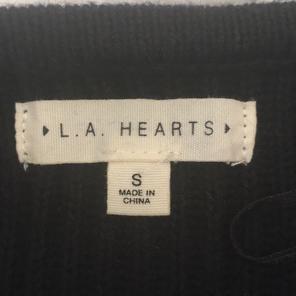 Barely Worn Black Ribbed Sweater w Rose Appliqué - Picture 3 of 4